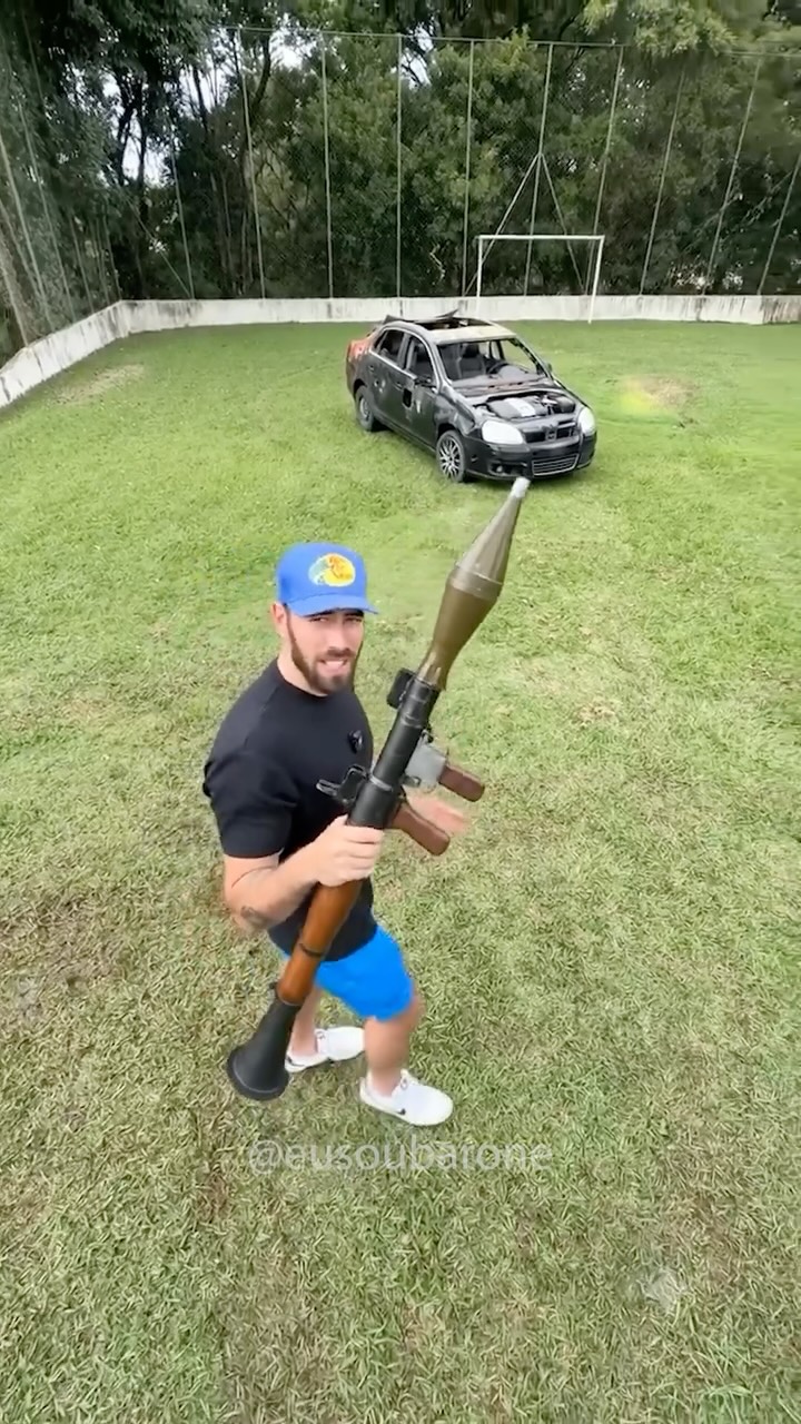 Barone Prêmios com lançador de foguete em ação especial